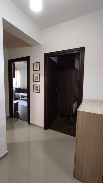 Rosu, Crinului, Vasile Sebe,